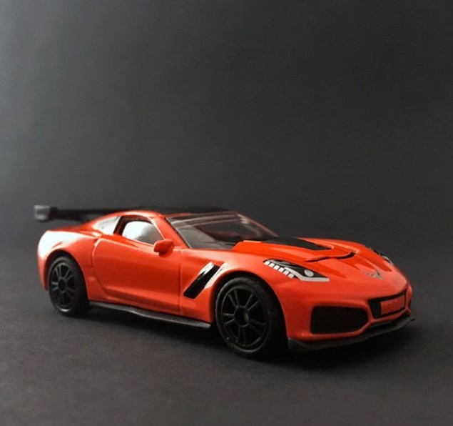 Машина Chevrolet Corvette ZR1  